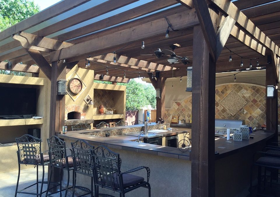 A Guide to Planning an Outdoor Kitchen on a Budget